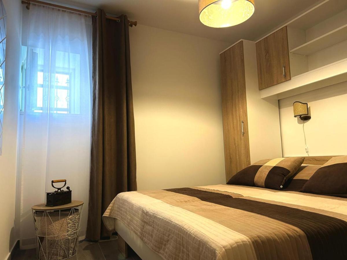 Apartments Villa Mira Kaštela エクステリア 写真