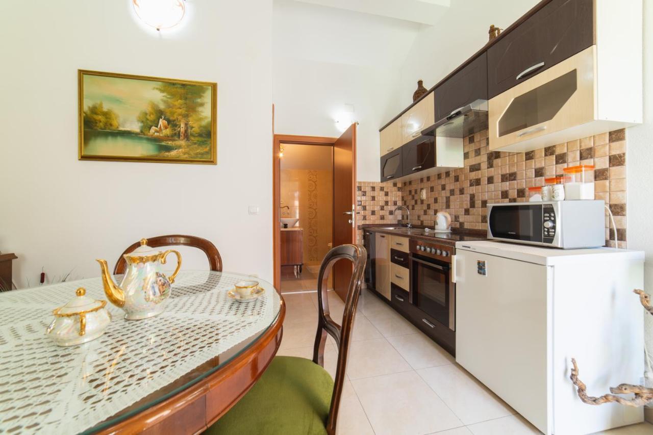 Apartments Villa Mira Kaštela エクステリア 写真