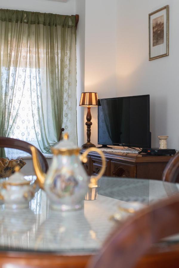 Apartments Villa Mira Kaštela エクステリア 写真