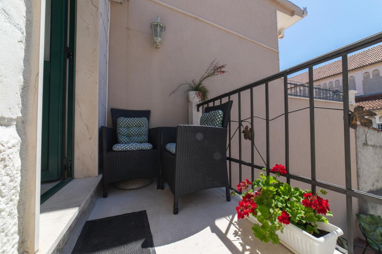 Apartments Villa Mira Kaštela エクステリア 写真