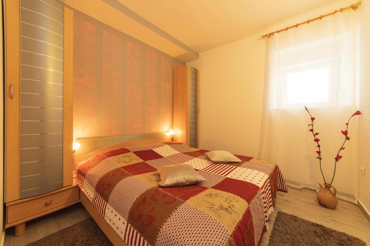 Apartments Villa Mira Kaštela エクステリア 写真