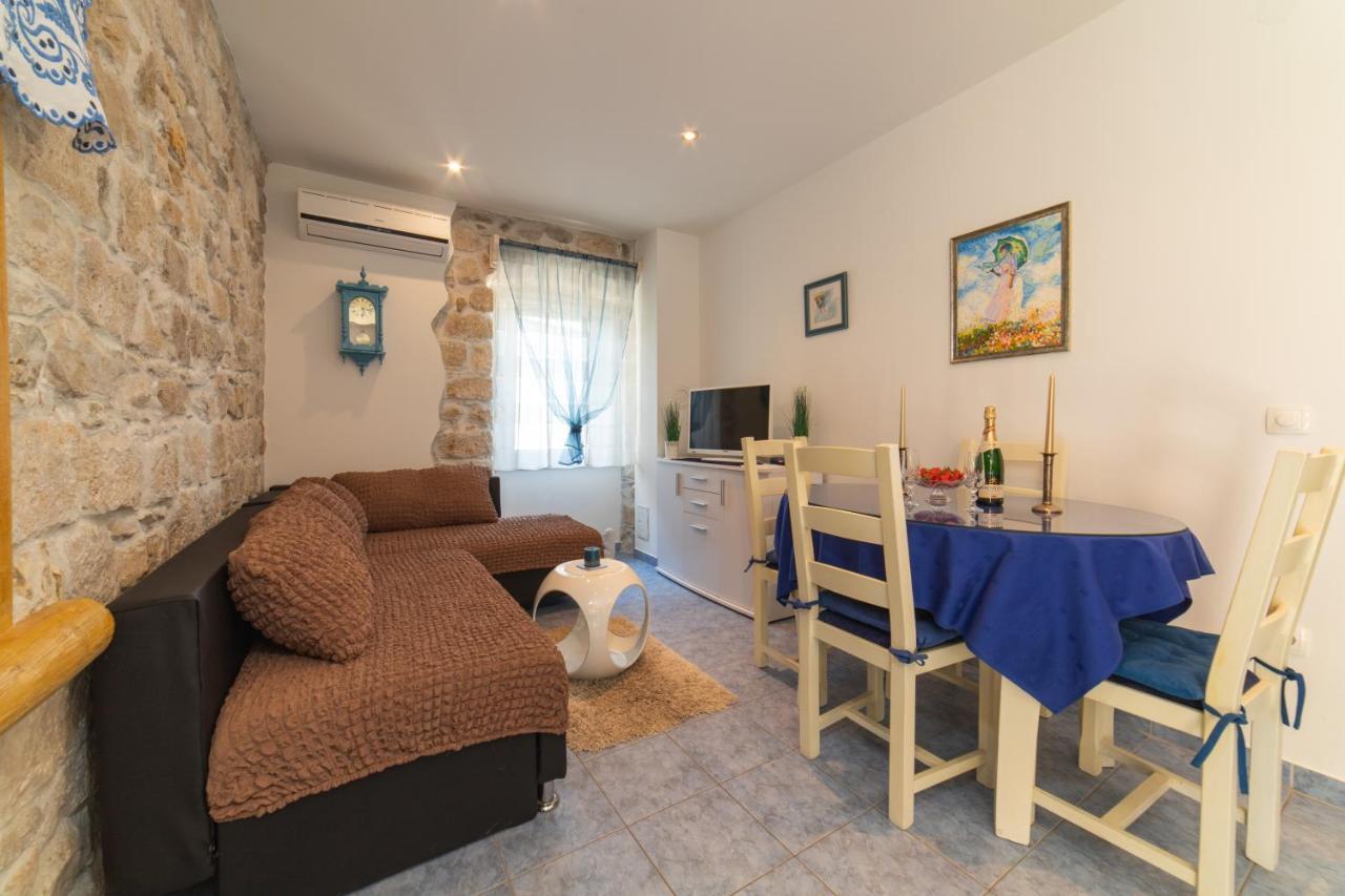 Apartments Villa Mira Kaštela エクステリア 写真