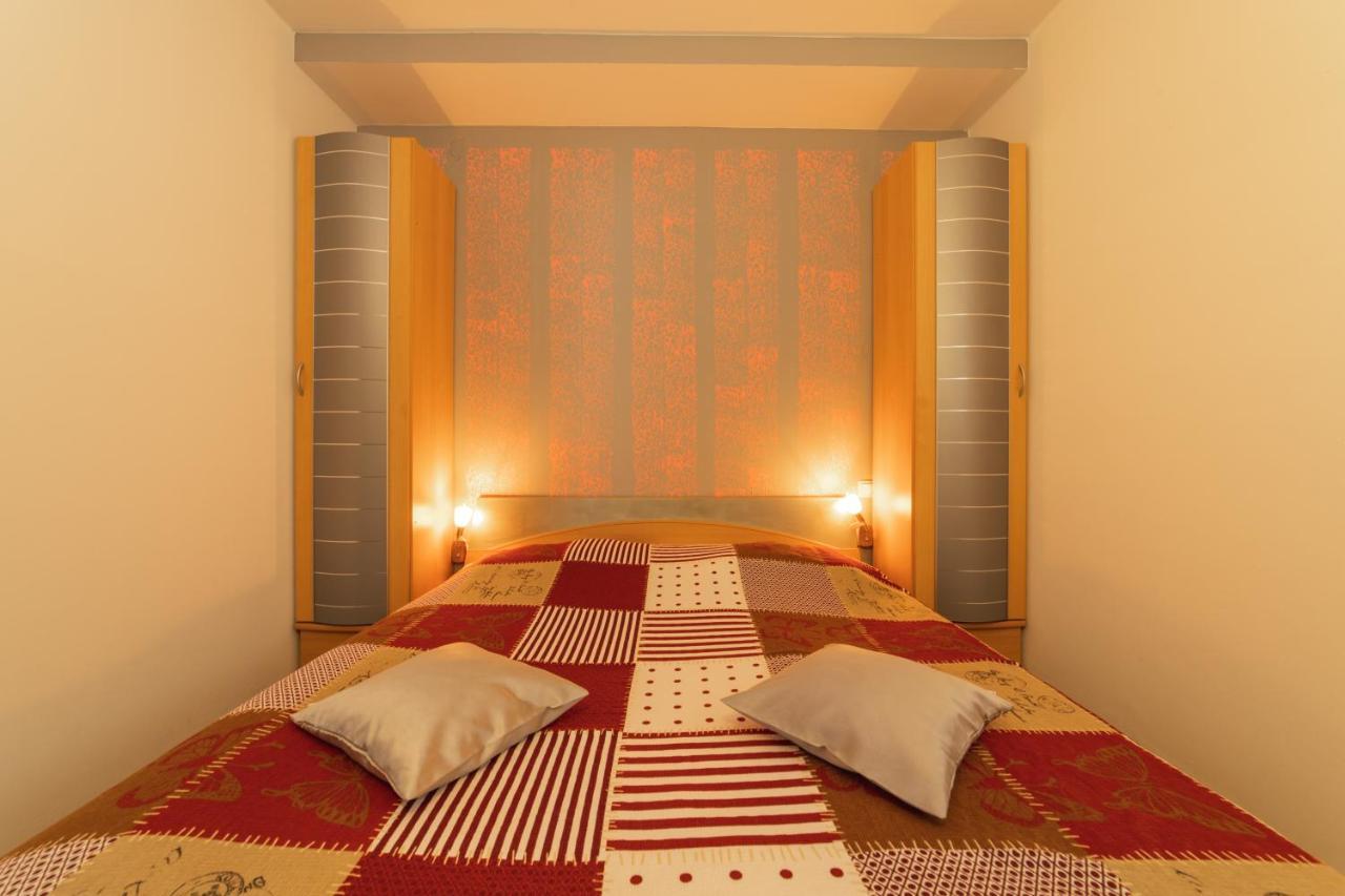 Apartments Villa Mira Kaštela エクステリア 写真
