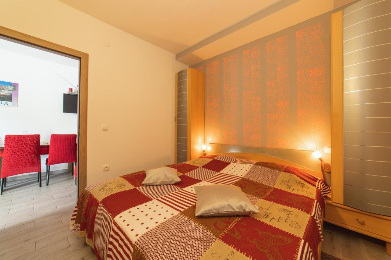 Apartments Villa Mira Kaštela エクステリア 写真