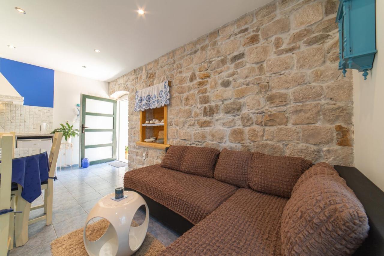 Apartments Villa Mira Kaštela エクステリア 写真