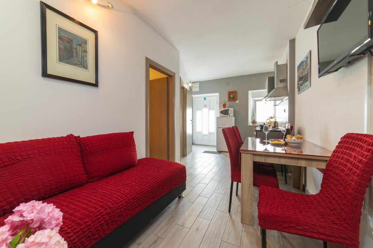 Apartments Villa Mira Kaštela エクステリア 写真